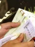 عیدی کارگران ۱۰ میلیون تومان بیشتر شد عیدی کارگران ۱۰ میلیون تومان بیشتر شد