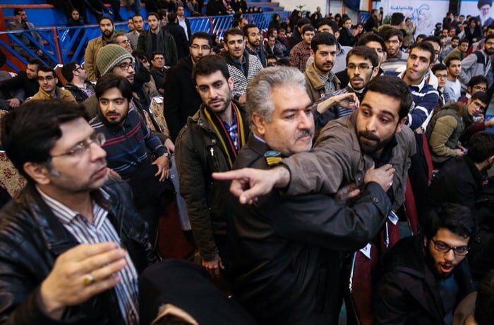 آقامیری، از عضویت در گروه فشار دانشجویی تا سکاندار پشتپرده فیلترینگ + عکس آقامیری، از عضویت در گروه فشار دانشجویی تا سکاندار پشتپرده فیلترینگ + عکس